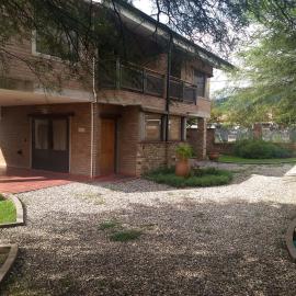 Los algarrobos, hotel in Villa Carlos Paz