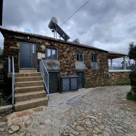 Casa de baixo studios, hotel u gradu 'Arouca'