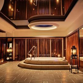 The Amber Business & Spa Hotel, Hotel in Klein Öls
