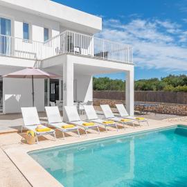 STUNNING VILLA MARIANELLA, CASA GRIS, POOL, BBQ, AC, FREE WiFi
