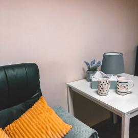 Hostel Przed Świtem، فندق في جورزو فيلكوبولسكي