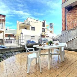 [Pochi Passi dal Mare]Ampia Casa & Cortile privato