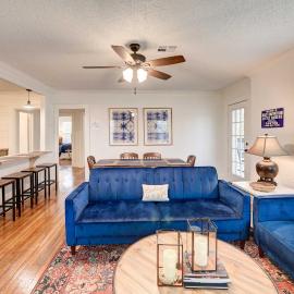2 Mi to Magnolia Mkt: Cozy Retreat w/ Shared Yard