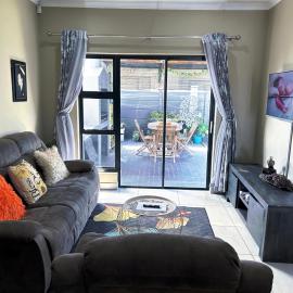 Cosy Family Home with BBQ Area and Stunning Patio