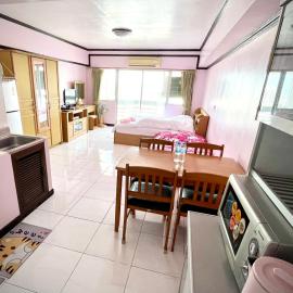 Mike's Condo, hotel a Si Racha