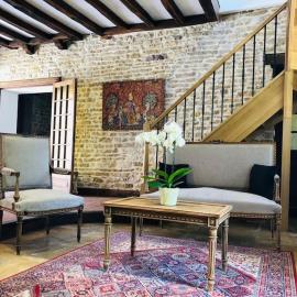 Maison Céleste, hotel i Nuits-Saint-Georges