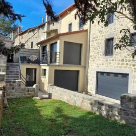 Maison centre de Saugues avec terrasse et terrain, hotel v destinácii Saugues
