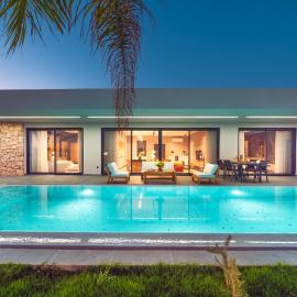 Villa Milo, hotel Sidében