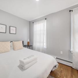 4BR1BTH South Boston Apt perfect for commutes, hotel v destinácii Boston