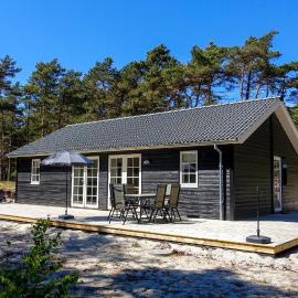 Cozy Home In Nexø With Wifi