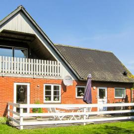 3 Bedroom Gorgeous Home In Rønne, hotel di Rønne
