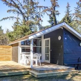 Nice Home In Nexø With Wifi, hotel en Neksø