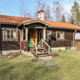 Amazing Home In Enviken With Lake View, хотел в Svärdsjö