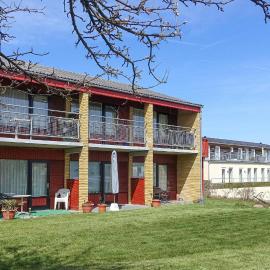 Amazing Apartment In Allinge, hotel v mestu Allinge