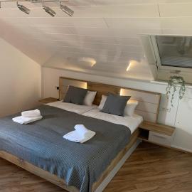 2 Zimmer Ferienwohnung, hotel u gradu Obersulm