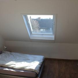 Ruhige Dachgeschosswohnung, hôtel à Seelze