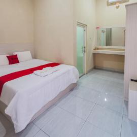 RedDoorz near Pantai Pancer Door Pacitan, hôtel à Pacitan