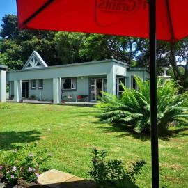 The Tree Of Idleness Guesthouse, hotel di Trafalgar