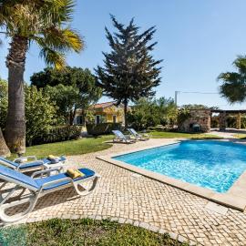 Peaceful Algarve Villa with Private Pool, Spacious Garden & BBQ Area
