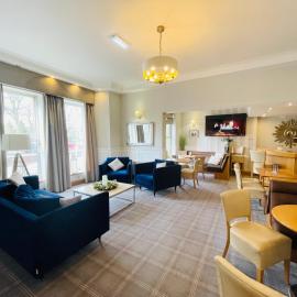 West Lynn Serviced Apartments Spacious & Free Parking, hotel en Mánchester