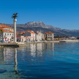 Spacious seafront apartments Karlo, Hotel in Kaštela