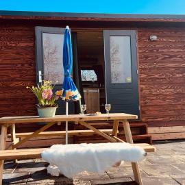 Tinyhouse Spiegelpeer، فندق في راونرفولد