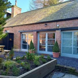 The West Wing at Eriviat Hall Hot Tub