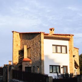 La Jarocha, casa con vistas al mar en Pechón, hotell i Pechón