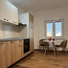 Guest House Ivan, Hotel in Donji Zemunik
