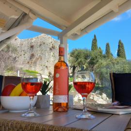 Solaris Methea- Luxury Central Villa by the Castle, hotell sihtkohas Kassiopi