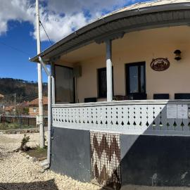 Casa bunicilor din Leresti