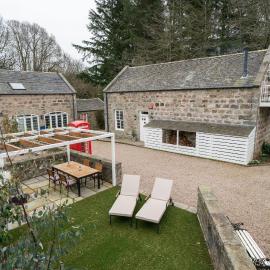 Ranch House Cottage, Pet Friendly Stay, Inverurie, Hotel in Thainstone