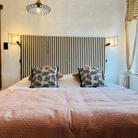 La Balade enchantée- gîte 6 personnes - Ardenne Belge, hotel in Tenneville