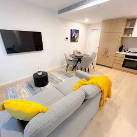 Moonee Ponds Living on Young - 205