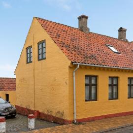 Stunning Home In Allinge With Kitchen, hotel a Allinge
