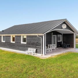 2 Bedroom Lovely Home In Skjern, hotel em Skjern