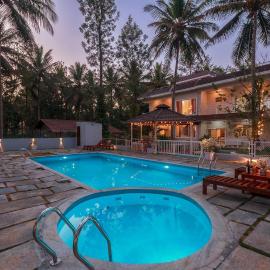 Bask In The Greens Coorg with Private Pool - Pet Friendly - Complimentary Breakfast, хотел в Кушалнагар