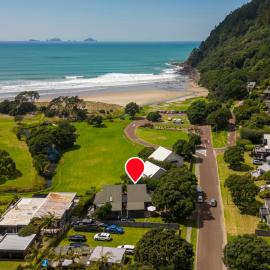 Beach Road Beauty - Pauanui Holiday Home, hotel di Pauanui