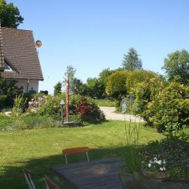 Kobs - FeWo inmitten der Natur mit zwei Bädern, Terrasse und gemütlichem Wohn- und Esszimmer