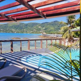 Drake Seaside Studio Apartments, hotel u gradu Bel Ombre