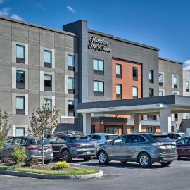 Hampton Inn & Suites Keene，基恩的飯店