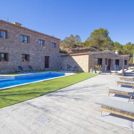 Vila Caelus masía boutique, hotel in Rubio