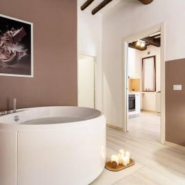 Flat with whirlpool bath in the historic centre