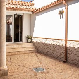 Casa Rural Los Eneares, hotel in Ossa de Montiel