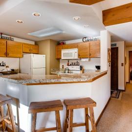 2 Br- Amazing View Of Mt Crested Butte Condo, Hotel in Crested Butte