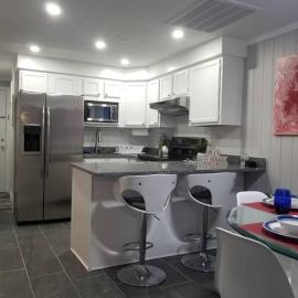 Beautiful cottage near Lake Louisa & mins from Disney, Vehicle Rental Available, ξενοδοχείο σε Clermont