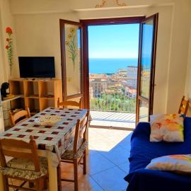 Via Pasquale Testa, hotel a Formia