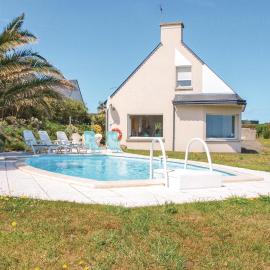 Amazing Home In Pleubian