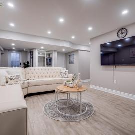Vacation Suite in Pickering, hotel in Pickering