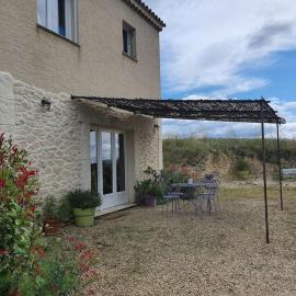 studio à la campagne, Hotel in Valensole